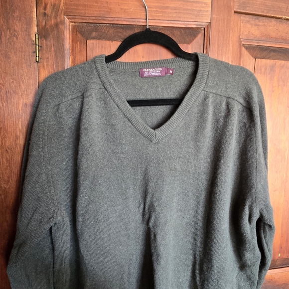 Gleneagles Made in Scotland Green V-Neck Sweater - 100% Lambswool - Medium - Picture 8 of 11